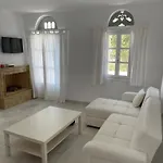 Semesterbostad Amedi Tinos *