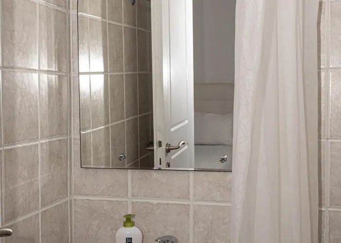 펜션 Amedi Tinos *